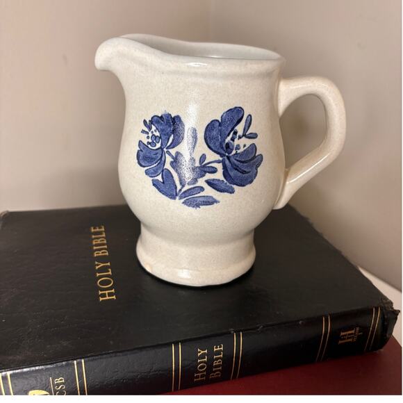 Vintage Pfaltzgraff Yorktowne Creamer Stoneware Blue Replacement Piece Blue - Picture 1 of 4